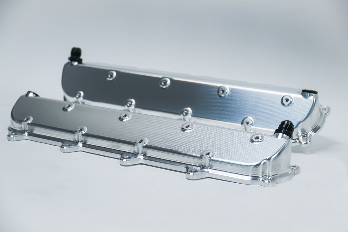 LT1/ LT4 Billet Valve Covers Clears 2650 and Port Injection plates.